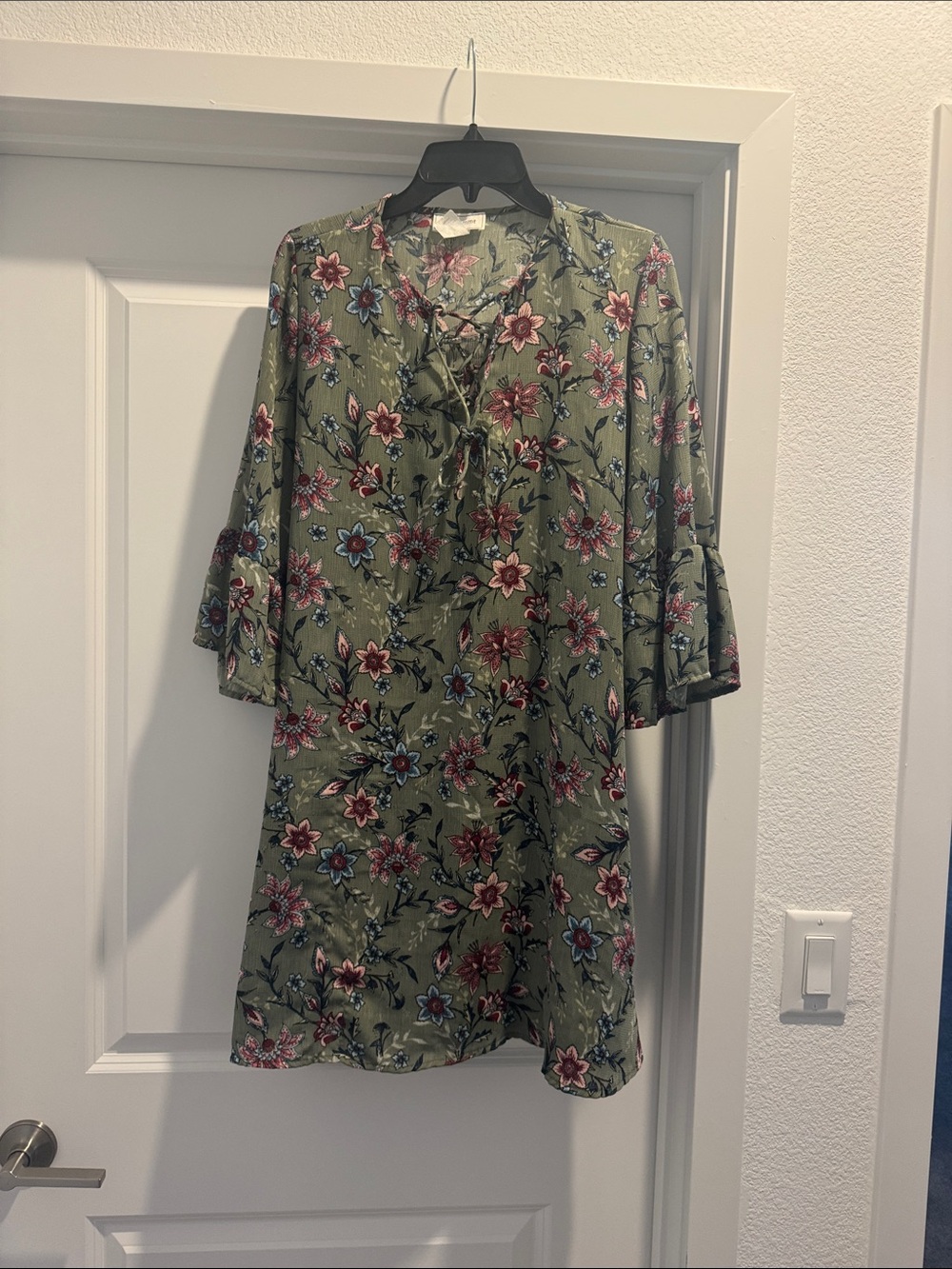 Olive Floral Lace-Up Shift Dress - Picture 1 of 3